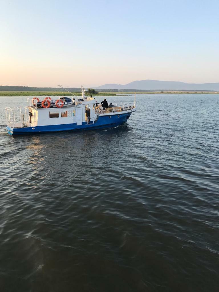 Novaya Volna Hotel Ust-Barguzin Zewnętrze zdjęcie